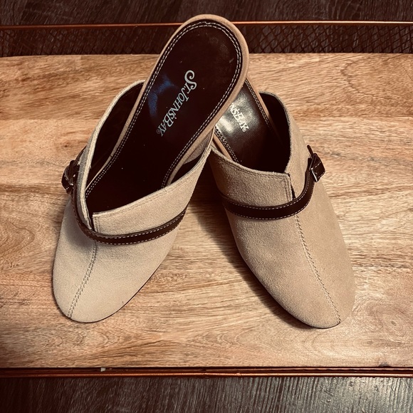 ⭕️St.John’s Bay Heel Slip-on Career Shoe        size 7.5 M - Picture 2 of 6
